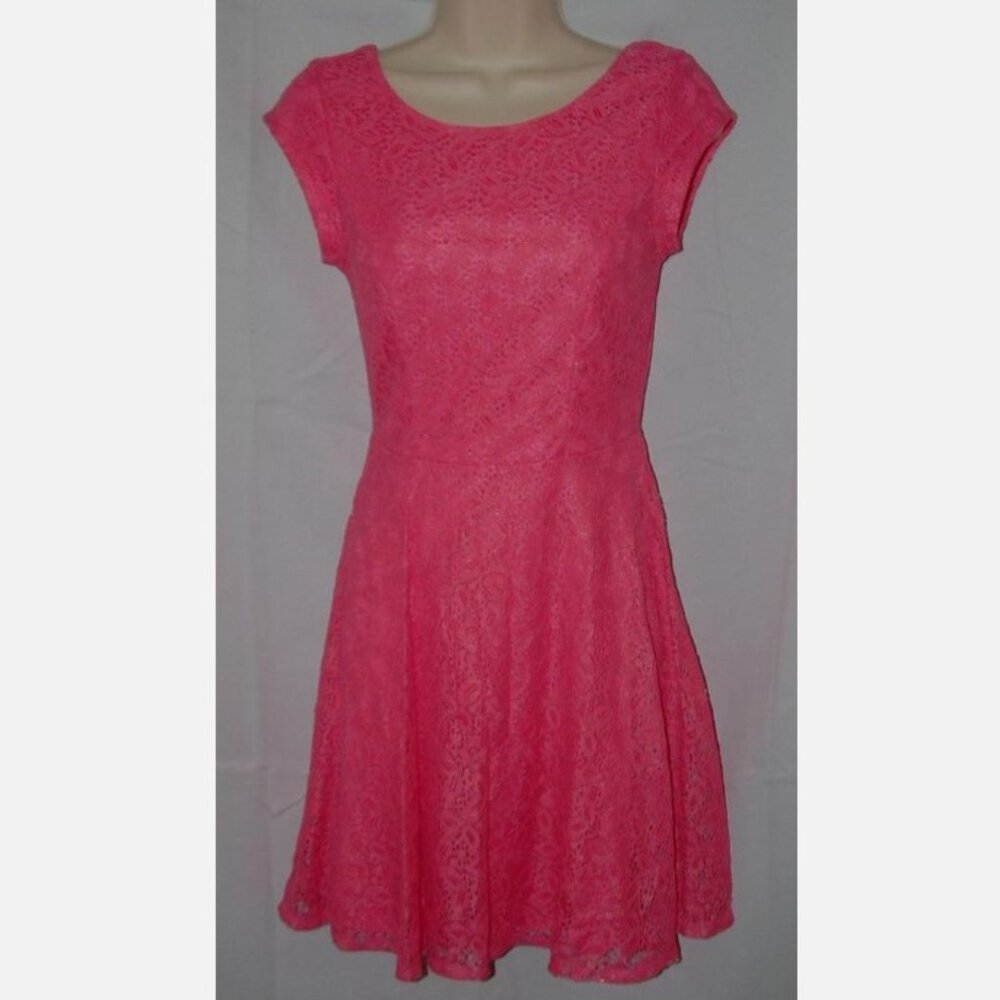 LIKE NEW Lacy Pink Sz Jr Small Church Office Lined Fit & Flare Knee Length Dress